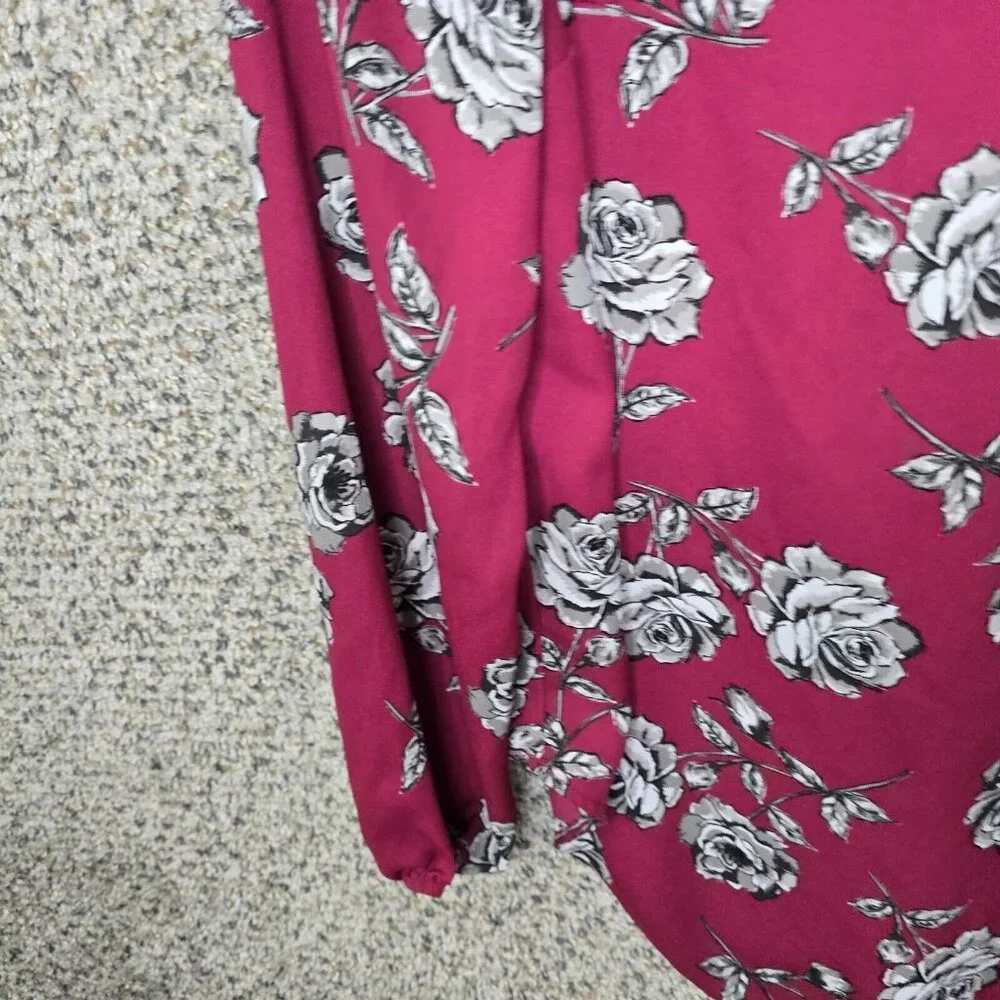 Torrid Top Womens 00 US 10 Burgundy Floral Print Semi Sheer Keyhole Neck‎ Blouse